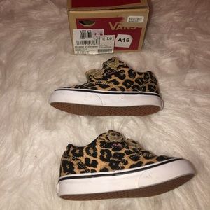 Leopard Vans